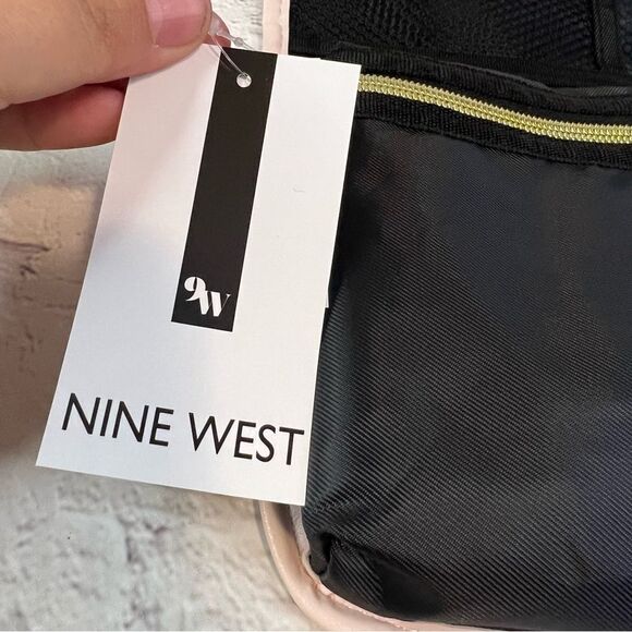 Nine West Travel Hanging Toiletry Bag Organizer Zipper - Picture 4 of 4